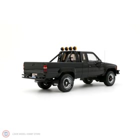 Resim 1:18 1985 Toyota Hilux SR5 “Back To The Future Specification” 