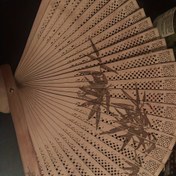Resim El Yapımı Sandal Ağacı Klasik Katlanabilir Fan, Elde Taşınabilir Çin Retro Fanı - Çin İpek Fanı Eski Kıyafet Aksesuarı Dans Performansı Aksesuarı - Düğünler, Dans, Parti Dekorasyonu için Uygun 