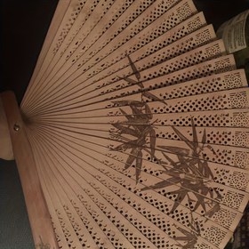 Resim El Yapımı Sandal Ağacı Klasik Katlanabilir Fan, Elde Taşınabilir Çin Retro Fanı - Çin İpek Fanı Eski Kıyafet Aksesuarı Dans Performansı Aksesuarı - Düğünler, Dans, Parti Dekorasyonu için Uygun 
