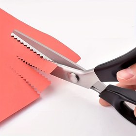 Resim Kumaş ve Kağıt Kesimi için 1 Adet Paslanmaz Çelik Tırtıklı Makas - Dalga Desenli Kenar, Siyah Saplar, Sağ El Tasarımı, Kendin Yap Dikiş ve El Sanatları Projeleri İçin Mükemmel, Kumaş Kesme Aracı | Sağ Elle Kullanılan Makas | Hassas Kesim Aracı, Dikiş Araçları 