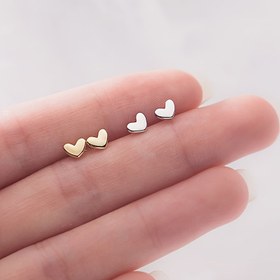 Resim 1 Çift Zarif Mini Kalp Küpeler Kadınlar için, Sevimli Aşk Kalp Çiviler, Unisex Moda Takıları, Noel Hediyesi için Mükemmel, Minimalist Stil, Bakır Malzeme, Tüm Sezon Giyim 