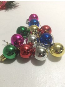 Resim Yılbaşı Ağacı İçin Renkli Küreler 