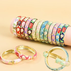 Resim 1.4cm/0.55inç Geniş Yüz 1.4cm/0.55inç Açık Bileklik Pembe Menekşe Bileklik Çiçek Ağız Alaşımlı Açık Damlama Yağ El Takı Etnik Tarz Bileklik Hediye Herkesin Kız Arkadaşına Vermesi İçin Uygun, Bileklik, Bileklik/Kol Bilekliği Kadınlar İçin, Kadınlar İçin Takı, Kadın Elde Şık Bileklik 