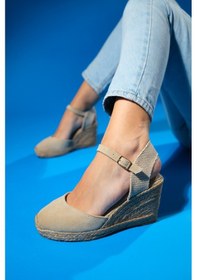 Resim Luvishoes Sinta Bej Süet Deri Kadın Dolgu Topuk Sandalet Bej 