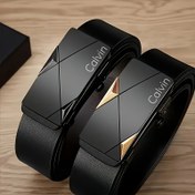 Resim Calvin Erkek Otomatik Tokalı Kemer. İş ve günlük stil, çift katmanlı alaşım tokalı şık minimalist tasarım, klasik siyah renk, ofis / iş toplantıları / boş zamanlar için geniş bedenler. Takım elbise / gündelik giyim / kot pantolon ile uyumlu. Dayanıklı malzeme uzun ömürlü kalite sağlar. Özel marka logosu, tatil hediyesi için ideal seçim 