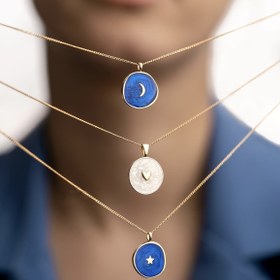 Resim 1 adet Yıldız, Ay ve Kalp Emaye Detaylı Preppy Basit Stil Çinko Alaşımlı Kolye - Günlük ve Tatil Giyimleri İçin Çok Yönlü, Onun İçin İdeal Noel Hediyesi 