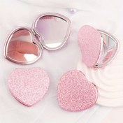 Resim 1 adet Pembe Simli Kalp Şeklinde Taşınabilir Makyaj Aynası, Cilalı Metal Çerçeve, Duvara Monte Edilebilir, Büyüteçli Yüzey, Karakter Temalı, Koku Yok, Elektrik veya Pil Gerektirmez 