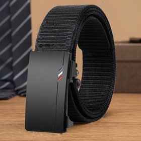 Resim Erkekler için şık siyah kanvas kemer otomatik tokalı - Günlük ve dış mekan giyim için dayanıklı dokulu tasarım, kot ve günlük kullanım için mükemmel, rahat kıyafet aksesuarı | Şık siyah kemer | Kanvas yapısı 