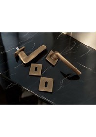 Resim Cloud Gate Mat Antik Sarı Kare Rozetli Oda Kapı Kolu 1 Takım 