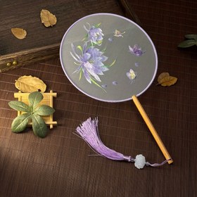 Resim 1 Adet Çin Tarzı Retro Nakışlı Püsküllü El Yelpazesi, Ev Dekoru ve Bayram Hediyeleri İçin Geleneksel Dans Yelpazesi, 8 Farklı Renk Seçeneğiyle Model Prop 