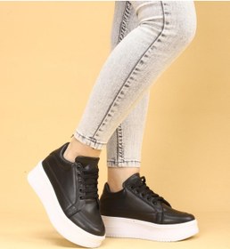 Resim layki vektro Yüksek Tabanlı Şık ve Rahat Günlük Kadın Kalın Taban Siyah Sneaker 