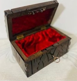 Resim Ceviz Işlemeli Kilitli Kumbara, Fıçı Model, Ahşap, 10 cm Çap, 12 cm Yükseklik 