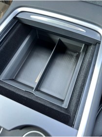 Resim TESLA İki Bölmeli Tesla Model Y Orta Konsol Düzenleyici Raf Çekmece 