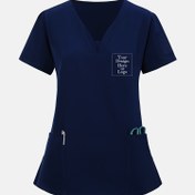 Resim Özelleştirilebilir V-Yaka Kısa Kollu Cepli Scrub Üstü - Kişiselleştirilmiş Metin ve Logo, Lacivert, Kadınlar için Rahat Tıbbi Üniforma, Makinede Yıkanabilir 