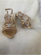 Resim atlantik ayakkabı Akşam davetleri, düğünler, , özel geceler ve şık kombinler için ideal. 