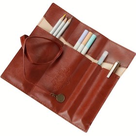 Resim Bu Retro Strapping Üç Katlı Suni Deri Kalem Çantası ile Kalem Kutunuzu Yükseltin - Öğrenci Malzemeleri İçin Büyük Kapasite, Çiçek Desenli Kahverengi Suni Deri, Organizasyon İçin Çoklu Cep, Öğrenci Düzenleyici | Çiçek Desenli Çanta | Dayanıklı Fermuar Kapanışı, Kalem Düzenleyici, Kalem Çantası 