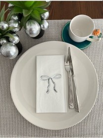 Resim Gümüş Yaldızlı Beyaz Fiyonk Baskılı Garson Katlama Peçete 16 Adet 