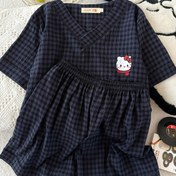 Resim Sanrio Kadınlar için Sevimli Kedi Baskılı Pijama Takımı - Rahat V-Yaka Kısa Kollu Üst ve Şort, Hafif Yazlık Ev Giyimi, Siyah ve Beyaz Çizgili Desen, Volanlı Uç Detayı, Günlük Ev Giyimi için Mükemmel, Eğlenceli Baskılı Üst | V-Yaka Üst, Sevimli Ev Giyimi 