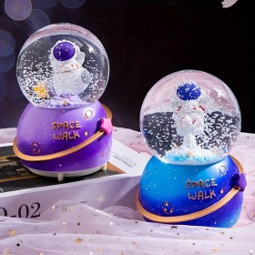 Resim Orta Boy Astronot Tasarımlı Kar Küresi 1 Adet 