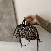 Resim Şık Leopar Desenli Kadın Çapraz Çanta - Retro İpli Tasarım, Polyester Malzeme, Kompakt Kare El Çantası Kahve/Koyu Kahverengi/Siyah, Sevimli Cüzdan, Çok Yönlü Moda Aksesuarı, Doku Desenli 