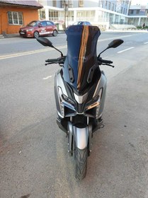 Resim Motocam Voge Sr1 Siperlik Ön Cam 2023 2024 Model 62cm Siyah Renkli 4mm Orta Boylu Cam 