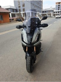 Resim Motocam Honda Adv 350 Siperlik Ön Cam 2023 2024 Model 60cm Açıkfüme Renkli 4mm Orta Boylu Cam 