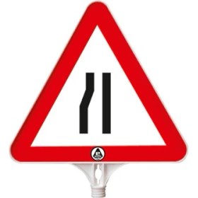 Resim Fm Trafik Üçgen Uyari Levhasi Soldan Daralan Yol 