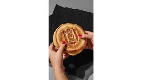 Resim Karaca x Beşiktaş Lisanslı Gastro Grill Glass 6 Dilim Kapasiteli Logo Plakalı Tost Makinesi 2400 W 