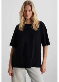 Resim Grimelange Lagertha Kadın %100 Organik Pamuklu Kalın Dokulu Oversize Fit Yuvarlak Yakalı Siyah T-shirt 