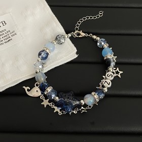 Resim Kadınlar için şık bir derin mavi yıldızlık desenli elbise bileziği - Mükemmel doğum günleri, partiler ve günlük giyim için el yapımı bir elbise bileziği, ayarlanabilir kelebek kilitli, şık bir takı hediyesi 