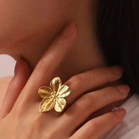 Resim Avrupa ve Amerikan retro abartılı metal beş yapraklı çiçek yüksek kaliteli tasarım şık çok yönlü ayarlanabilir yüzük günlük kulak çivisi 