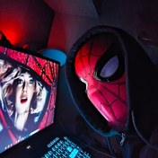 Resim MARVEL Spider-Man Kontroll Edilebilir Göz Kırpma Özellikli Kostüm Maskesi - Hafif Halloween Aksesuarı, Güç Gerektirmez, Kadınlar İçin Parti ve Tatil Hediyeleri için Süper Kahraman Maskesi 