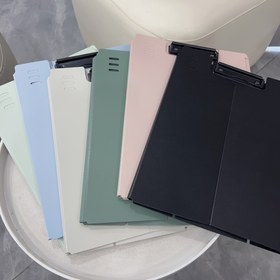 Resim 6 Renk Seçeneği Standlı Düzenleyici, Dikey Tahta Klipsi A4 Dosya Kalın Tahta Klipsi, Katlanabilir Dosya Düzenleyici, Toplantı Kaydı Klipsi, Öğrenci Yazma Pad'i, Test Kağıdı ve Belge Düzenleme için Uygun, Ofis Dosya Depolama Sekreter Klipsi 