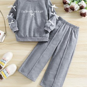 Resim 2 Parça Kızlar İçin Zarif Fiyonk & Harf Baskılı Takım - Yumuşak Gri Uzun Kollu Bluz ve Volanlı Etekli Pantolon, Şık Rahat Giyim, Makinede Yıkanabilir 2'li Set Sonbahar Okul Oyun Buluşmaları İçin (Eşleşen Fioklu, 2’li Set, Konforlu Örme Kumaş, Beyaz Fişek Detaylı, Çekici Bel Bandı, Mektup Basıncağı Ve Fişek Ayrıntıları Soğuk Hava Koşullar İçin Ideal) Doğum Günü Veya Her Günlük İdeal Outfitler 