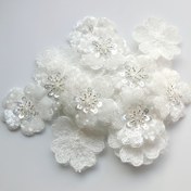 Resim 5 Adet Şık Beyaz Boncuklu Dantel Aplike Yama ve Taşlar, 4.5cm - Düğün Elbisesi & Resmi Kıyafet Süslemeleri için Mükemmel, Dantel Elbise 