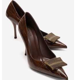 Resim Luvishoes Dexen Kahverengi Baskı Metal Tokalı Kadın İnce Topuklu Ayakkabı 