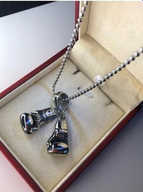 Resim Çift Boks Eldiveni Metalik Çelik Kolye Işıklı Kutuda Sevgiliye Eşe Babaya Kolye Beyaz 