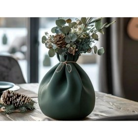 Resim Evergreen Vazo – Yılbaşı Temalı Dekoratif Tasarım 