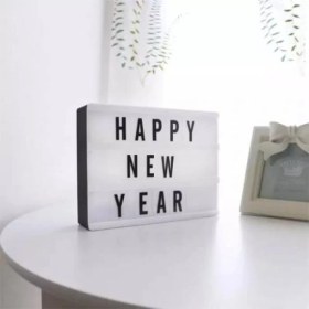 Resim A5 Boyutunda Masa ve Gece Lambası Işıklı Yazı Panosu Lightbox Led Işık Lamba Aydınlatma 96 Adet Harf Rakam ve Sembolleri ile 