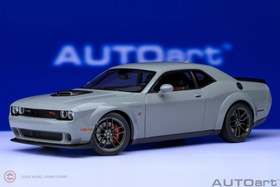 Resim 1:18 Autoart 2022 Dodge Challenger RT SCAT PACK SHAKER WIDEBODY 