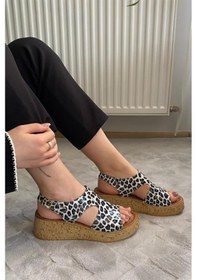 Resim Kadın Beyaz Rugan Leopar Kalın Mantar Taban Ortopedik Sandalet K-250 Leopar 