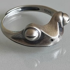 Resim Garip bir kurbağa tasarımlı yüzük, benzersiz takı aksesuarı - sevimli yeni yaratıcı minimalist çok yönlü yüzük, pil gerektirmez! Tatiller için mükemmel, süs eşyası ve harika bir hediye olarak da kullanılabilir! 
