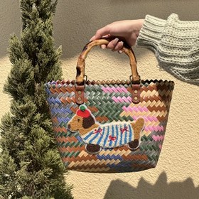 Resim Vintage Çizgili Dachshund Desenli Dokuma El Çantası – Geniş Kapasiteli, Bambu Saplı, Renkli Çizgiler ve Köpek Nakışlı, Plaj veya Günlük Kullanım İçin Mükemmel 