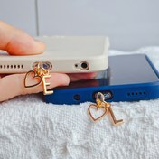 Resim 1 adet Basit Altın 26 İngilizce Harf ve Charm Kalp Telefon Toz Tıkacı - A-Z Başlangıç Harfi Kolye Moda Kalp Şeklinde Telefon Delik Toz Kapak, iPhone/Type-C Portları için Uygun Şarj Portu Toz Tıkacı Aksesuarı, Doğum Günü Tatil Hediyesi 