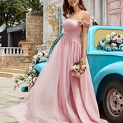Resim QOQ Elegant Off-Shoulder Ruched Gown for Women - Düz Renk Pembe ile 3D Çiçek Detayı, Yüksek-Düşük Etek, Kolsuz Tasarım Düğünler ve Resmi Etkinlikler için, QOQ Elegant Outfi 