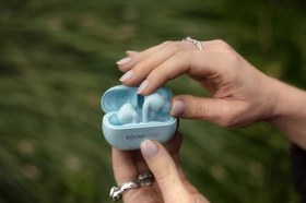 Resim Boompods Echobuds Gerçek Kablosuz Kulaklık - Dahili Mikrofonlu Bluetooth Kulak Tomurcukları, 19 Saat Çalma Süresi, Geri Dönüştürülmüş Plastikten Kulak İçi Kulaklıklar, Müzik ve Çağrılar için IPX4 Suya 