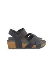 Resim Pierre Cardin Üstü Ayarlı Lastikli Dolgu Topuk Sandalet 