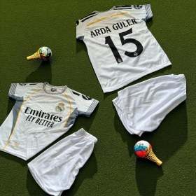 Resim Arda Güler 25/26 Sezon Real Madrid 15 Numara Çocuk Forması 4 Parça Forma+Şort+Çorap+Biliklik 