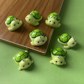 Resim 12 adet Kawaii 3D Kaplumbağa Pendentler, Reçine Karikatür Hayvan Tılsımları, DIY Küpeler, Anahtarlıklar, Takı Yapımı için - Sevimli El Sanatları Aksesuarları 