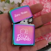 Resim İşte Bu Kişiye Özel Isimli Benzinli Zippo Çakmak Pembe Barbie Tasarım 